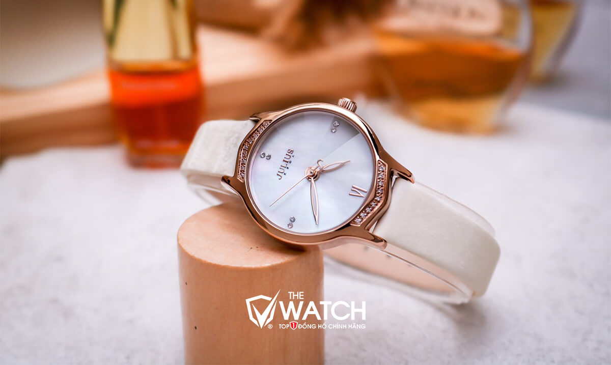 Hướng dẫn vệ sinh dây da đồng hồ đúng cách - The Watch